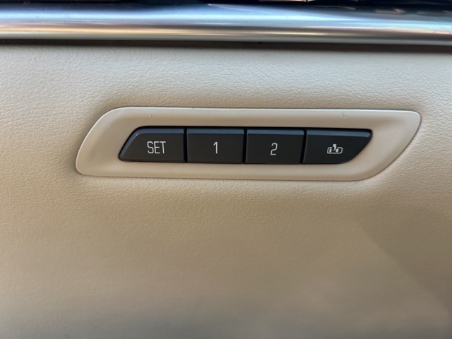 2015 Cadillac XTS Premium photo 15