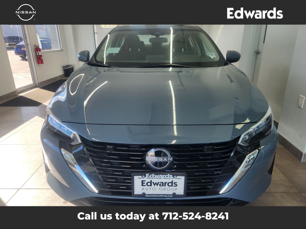 2025 Nissan Sentra SV photo 3