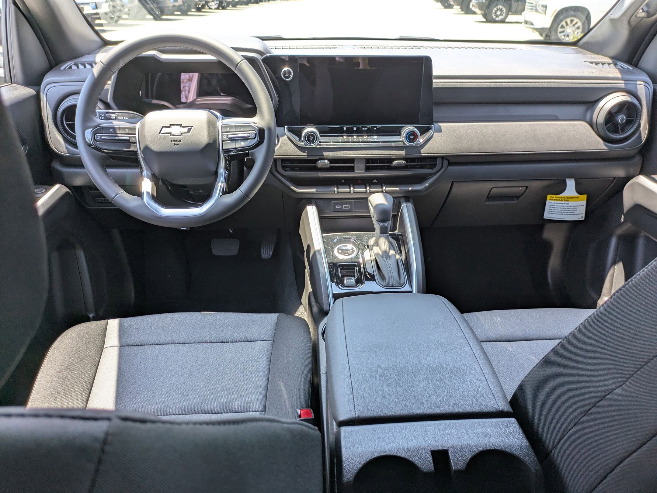 2025 Chevrolet Colorado LT photo 14