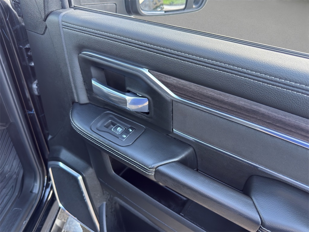 2025 Ram 2500 Laramie photo 18