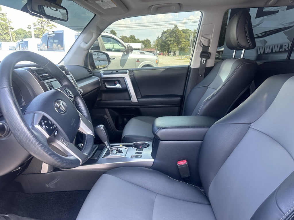 2024 Toyota 4Runner SR5 Premium photo 3