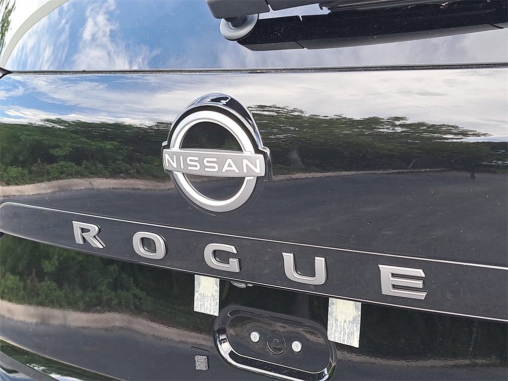 2026 Nissan Rogue SV photo 9