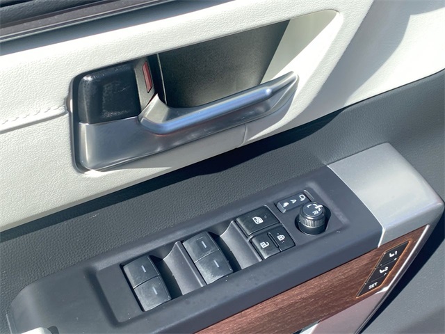 2024 Toyota Sequoia Capstone photo 5