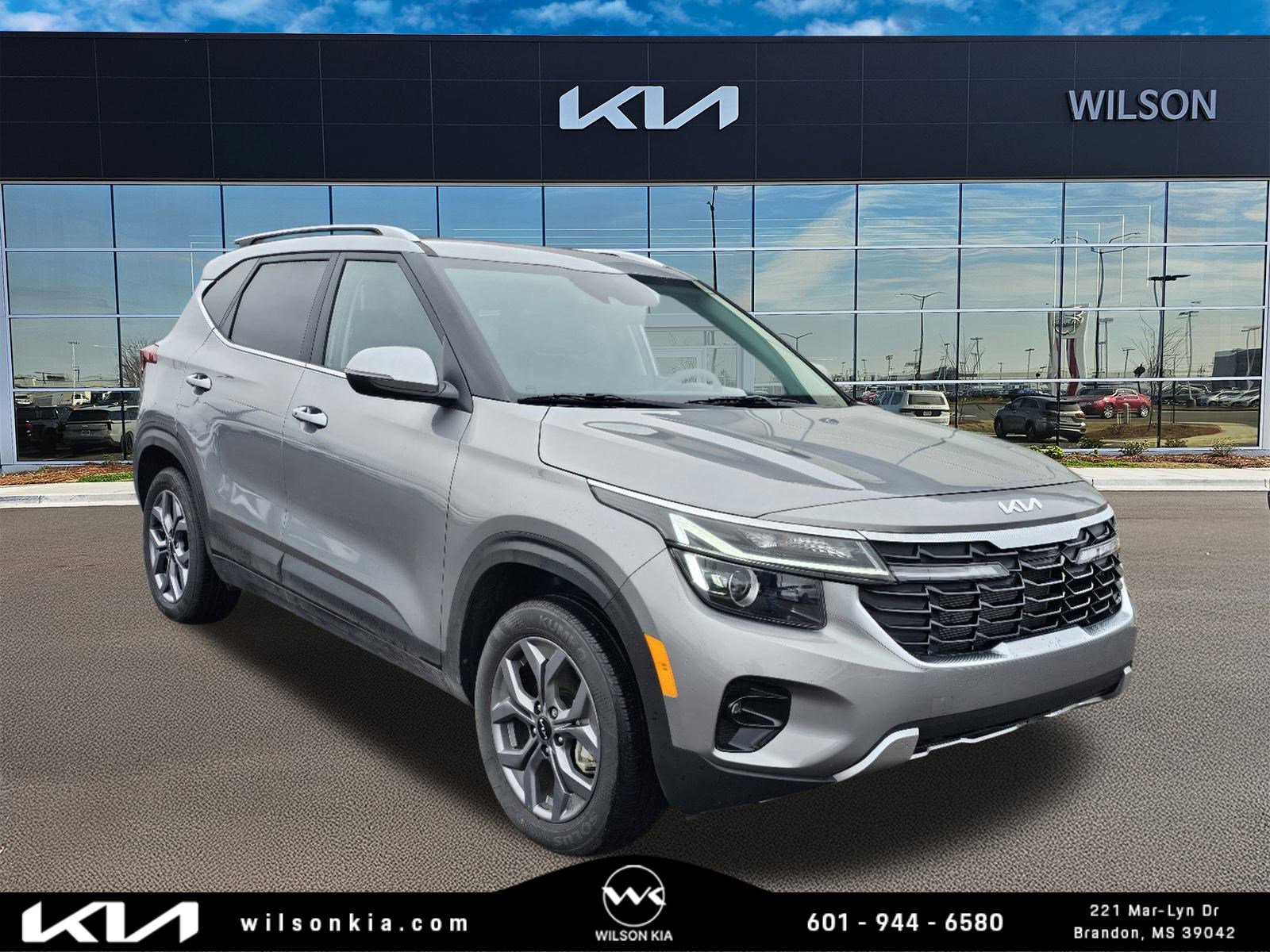 2024 Kia Seltos S's photo