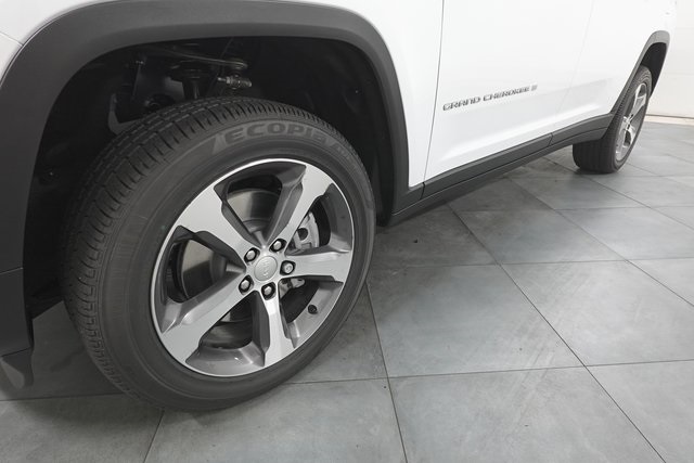 2025 Jeep Grand Cherokee Limited photo 28