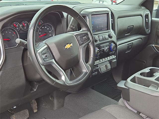 2023 Chevrolet Silverado 2500HD LT photo 2