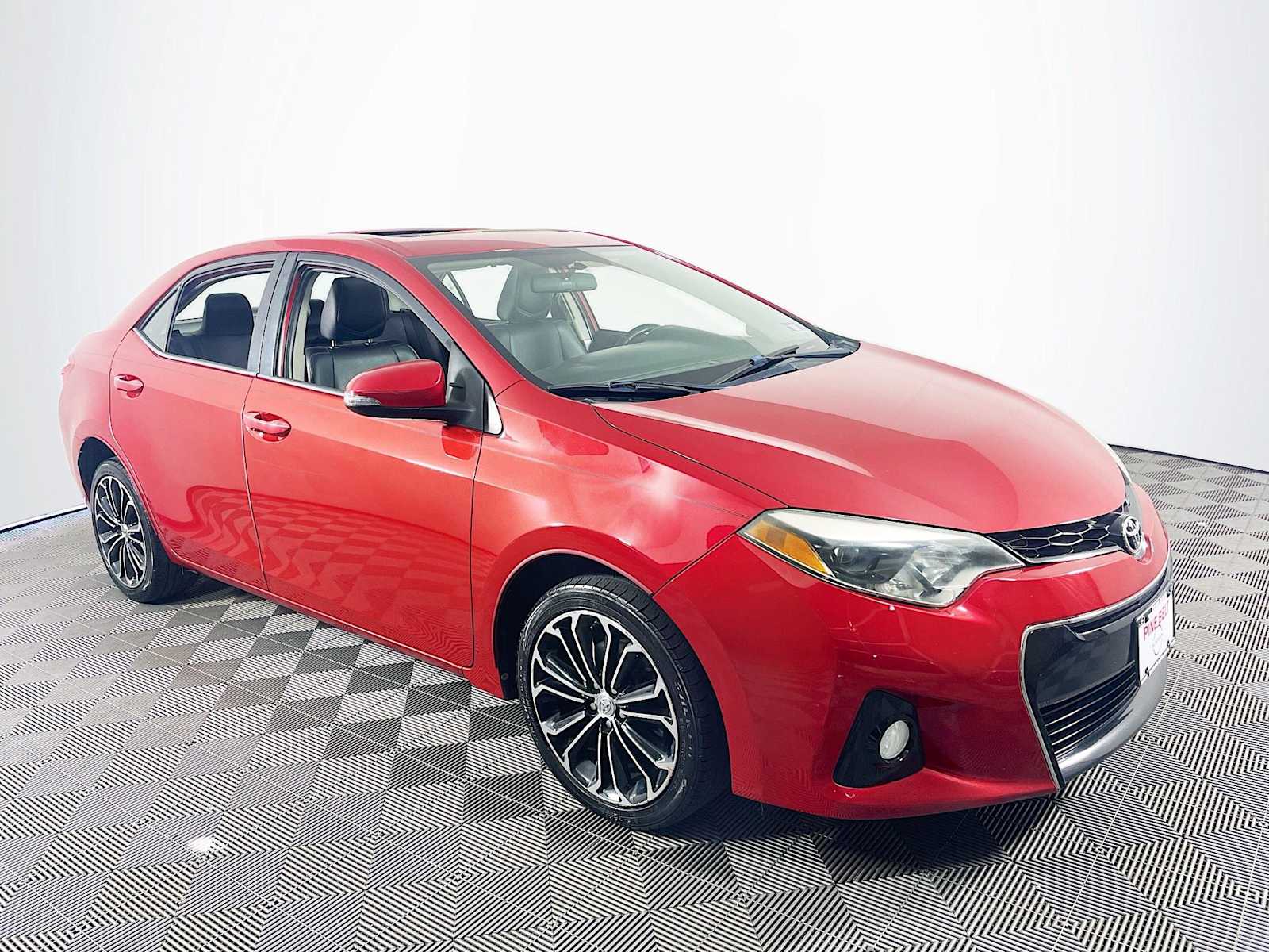 2015 Toyota Corolla Plus photo 3