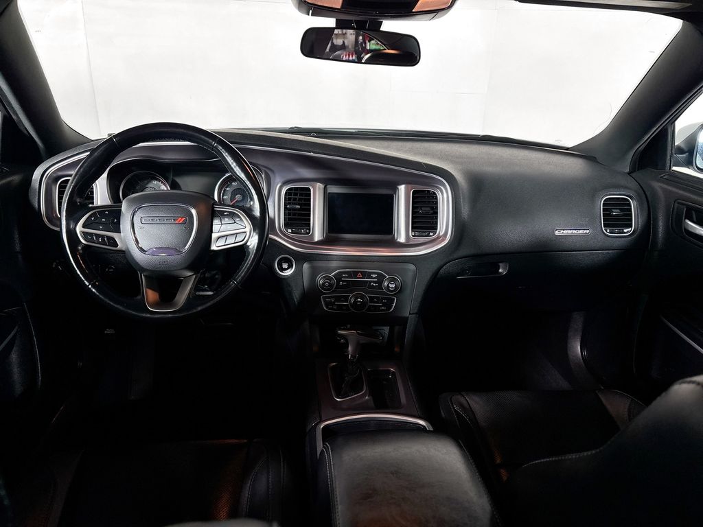 2021 Dodge Charger SXT photo 11