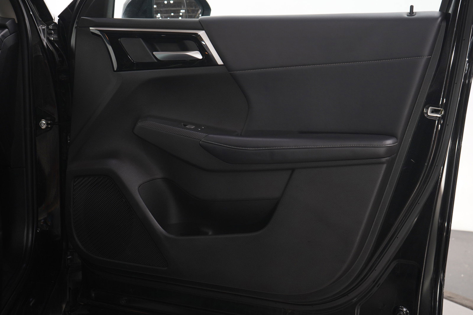 2023 Mitsubishi Outlander PHEV SE photo 11
