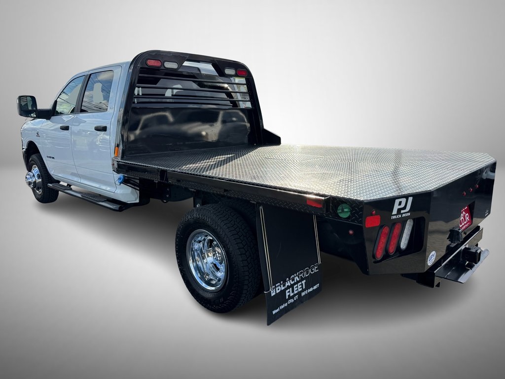 2024 Ram 3500 SLT photo 4