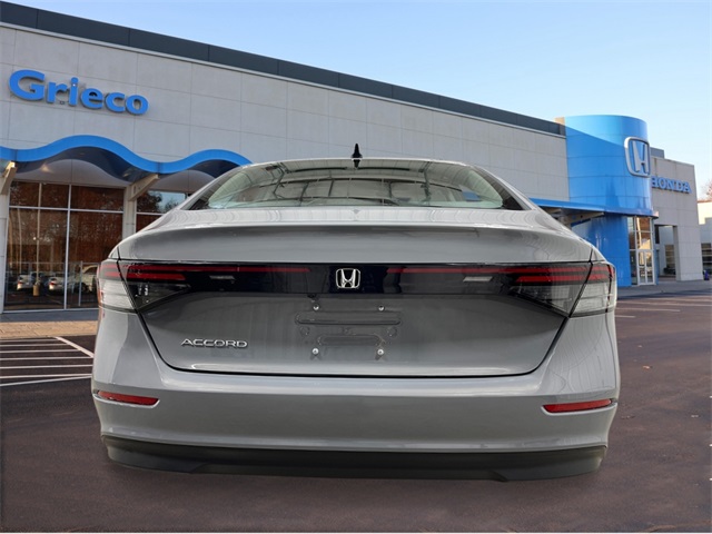 2025 Honda Accord SE photo 4