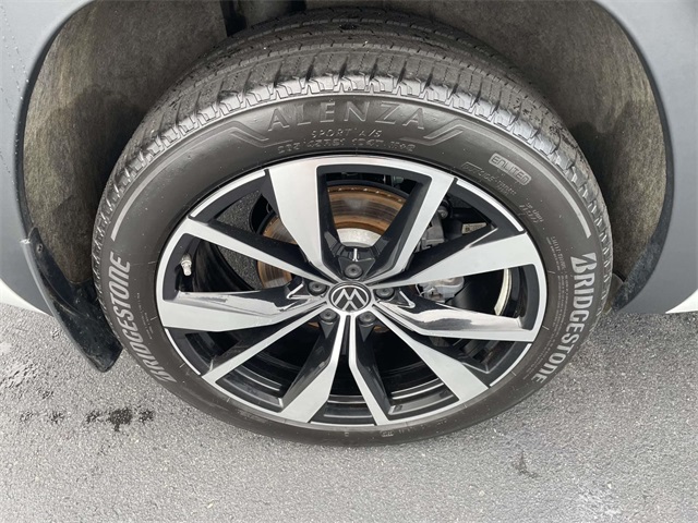 2024 Volkswagen Atlas SEL Premium R-Line photo 7