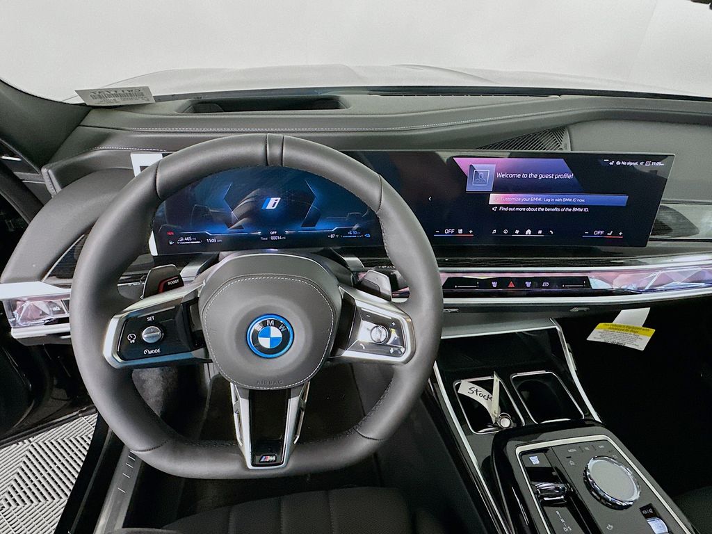 2026 Bmw 750e photo 10