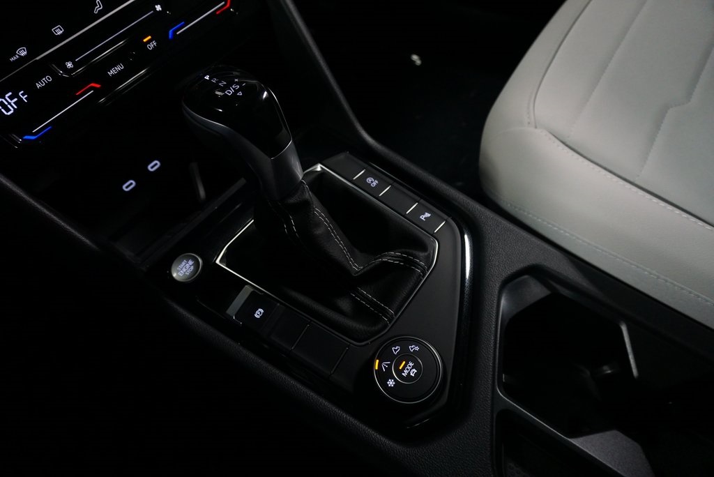 2025 Volkswagen Taos SE photo 20