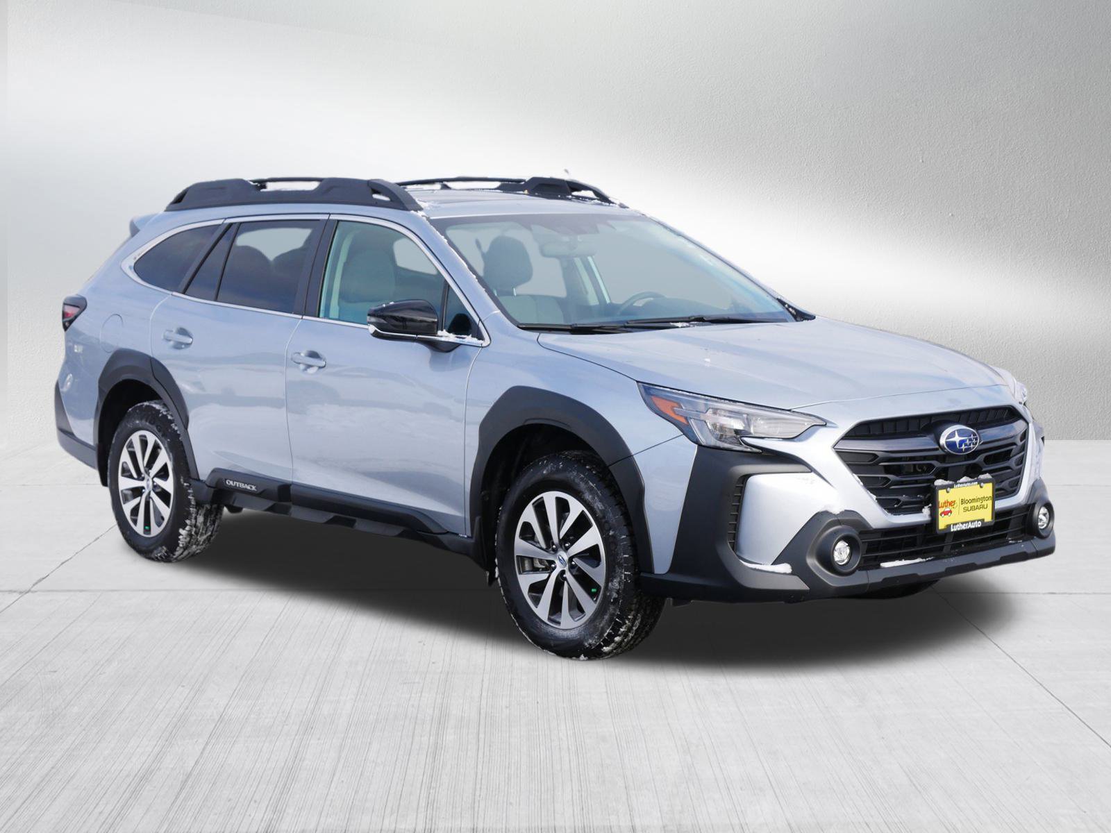 2025 Subaru Outback Premium's photo