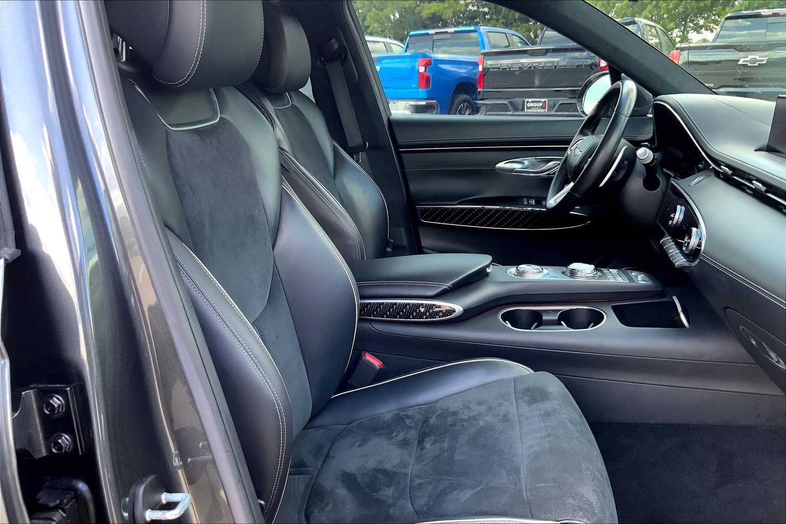 2022 Genesis GV70 3.5T Sport photo 8