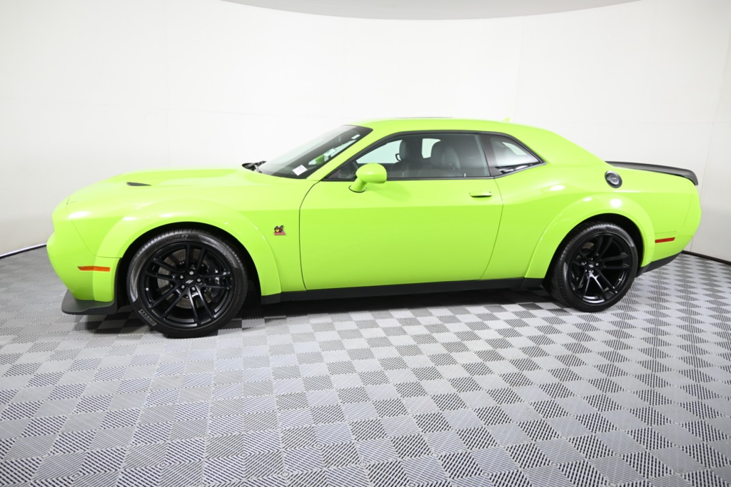 2023 Dodge Challenger R/T Scat Pack Widebody photo 2