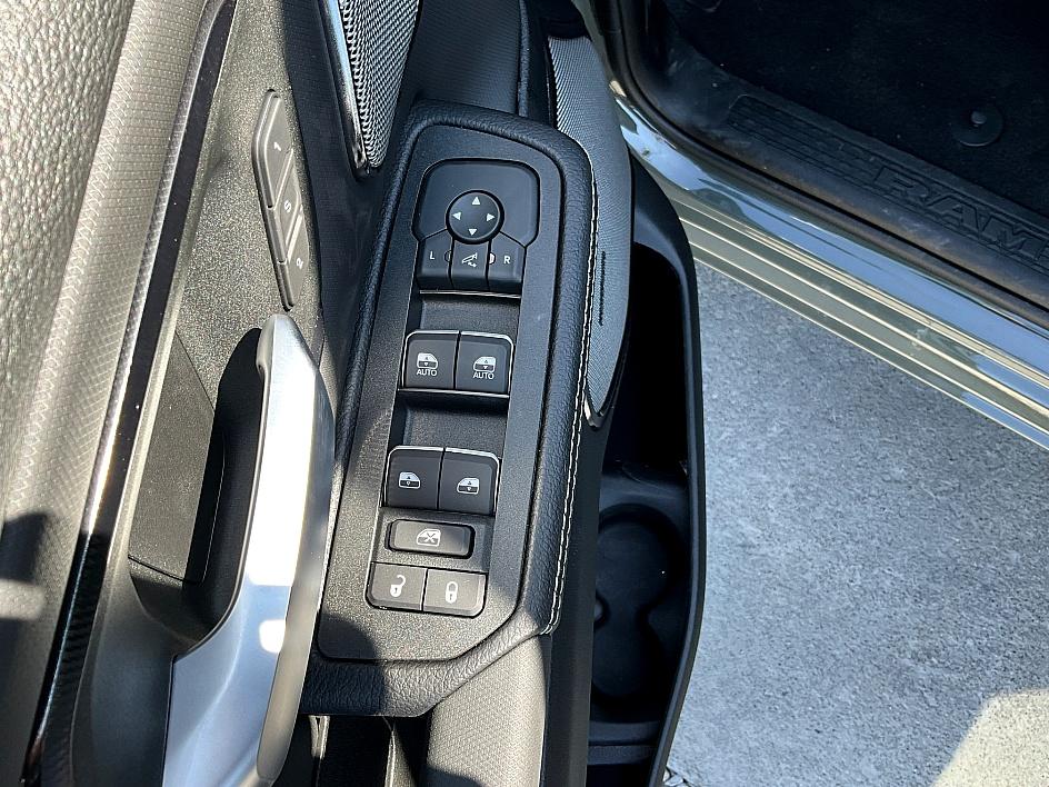 2026 Ram 1500 Rebel photo 14