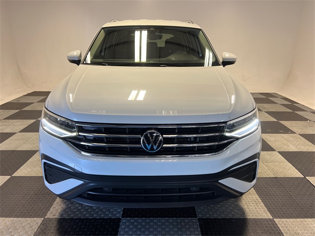 2023 Volkswagen Tiguan SE photo 2