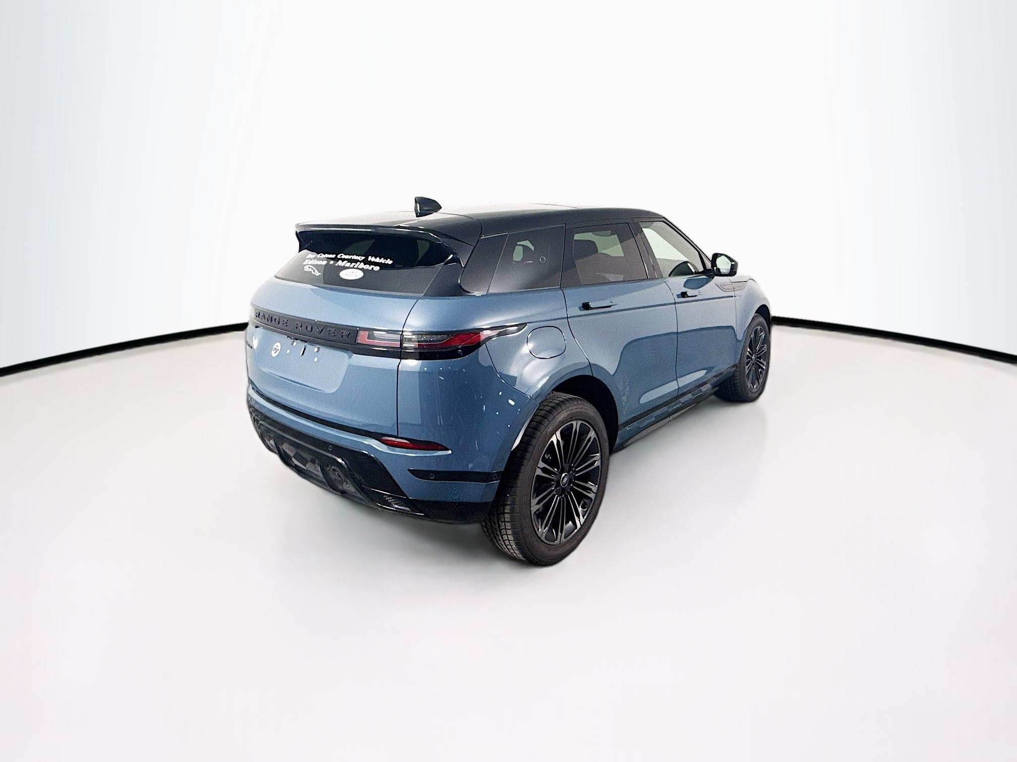 2026 Land Rover Range Rover Evoque Dynamic SE photo 2