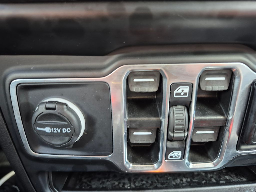 2021 Jeep Wrangler Unlimited Sahara 4xe photo 18