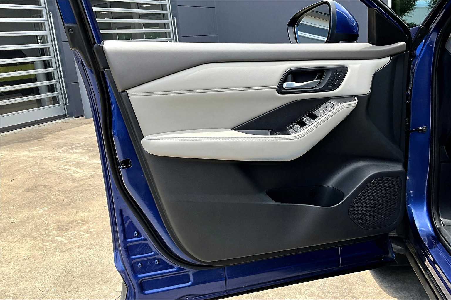 2022 Nissan Rogue SL photo 19