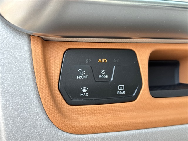 2025 Volkswagen ID. Buzz Pro Plus photo 30