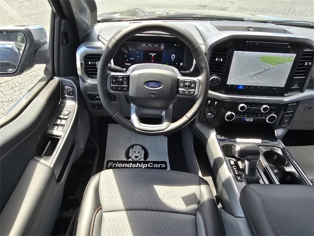 2025 Ford F-150 Lariat photo 3