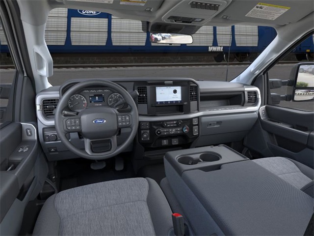 2026 Ford F-250 photo 8