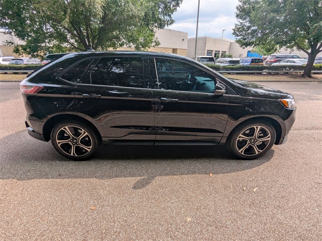 2023 Ford Edge ST photo 7