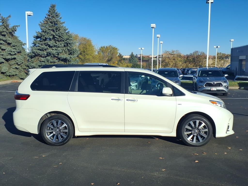 Certified 2018 Toyota Sienna XLE with VIN 5TDDZ3DC4JS206420 for sale in Burnsville, Minnesota
