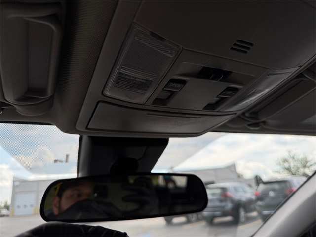2017 Toyota RAV4 XLE photo 28