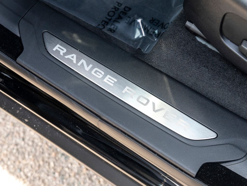2026 Land Rover Range Rover Velar S photo 15
