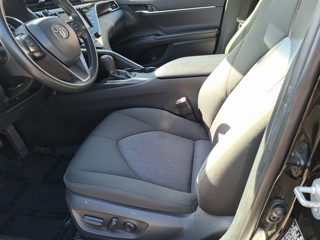 2018 Toyota Camry LE photo 25