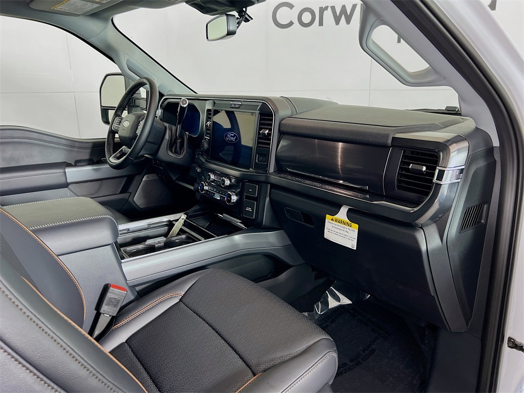 2025 Ford F-350 Lariat photo 30