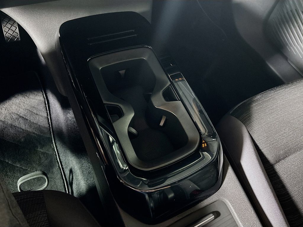 2022 Volkswagen ID.4 Pro photo 13