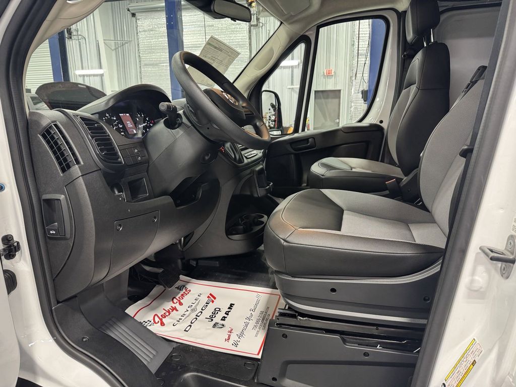 2025 Ram ProMaster 3500 photo 2