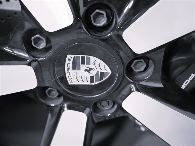 2025 Porsche 911 photo 8