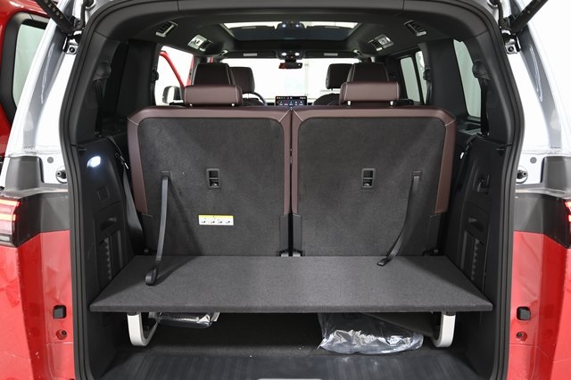 2025 Volkswagen ID. Buzz Pro Plus photo 19