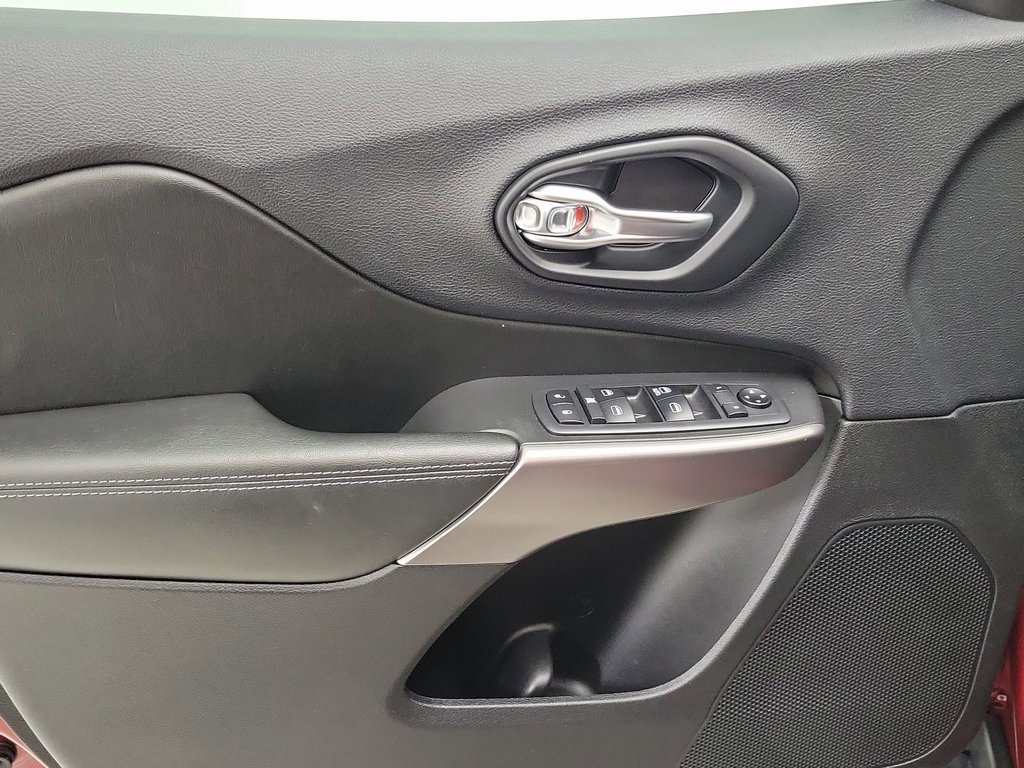 2019 Jeep Cherokee Latitude photo 14