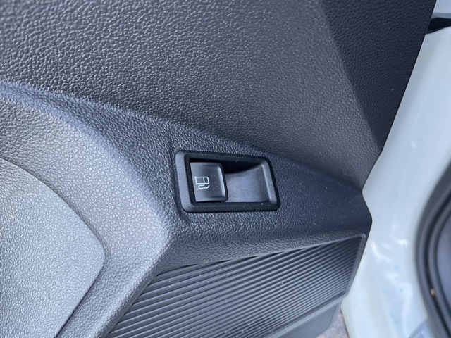 2022 Volkswagen Taos SE photo 26