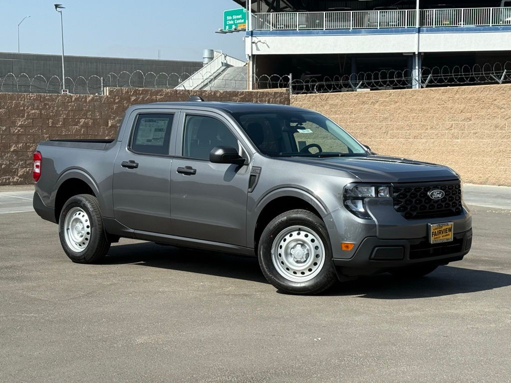 2025 Ford Maverick XL's photo