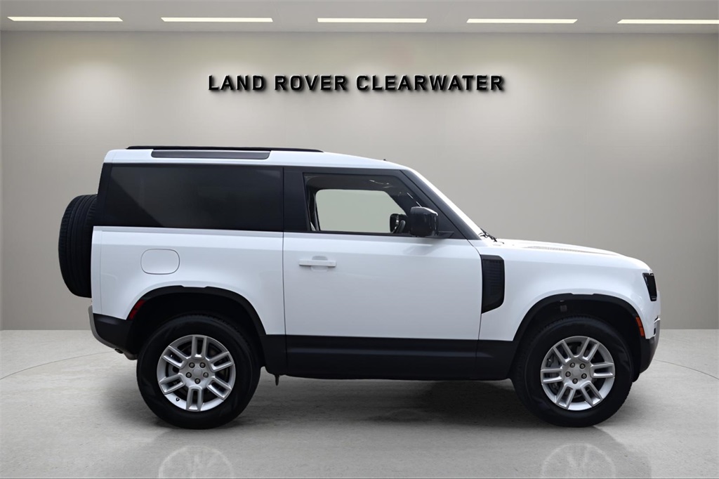 2025 Land Rover Defender 90 S photo 6