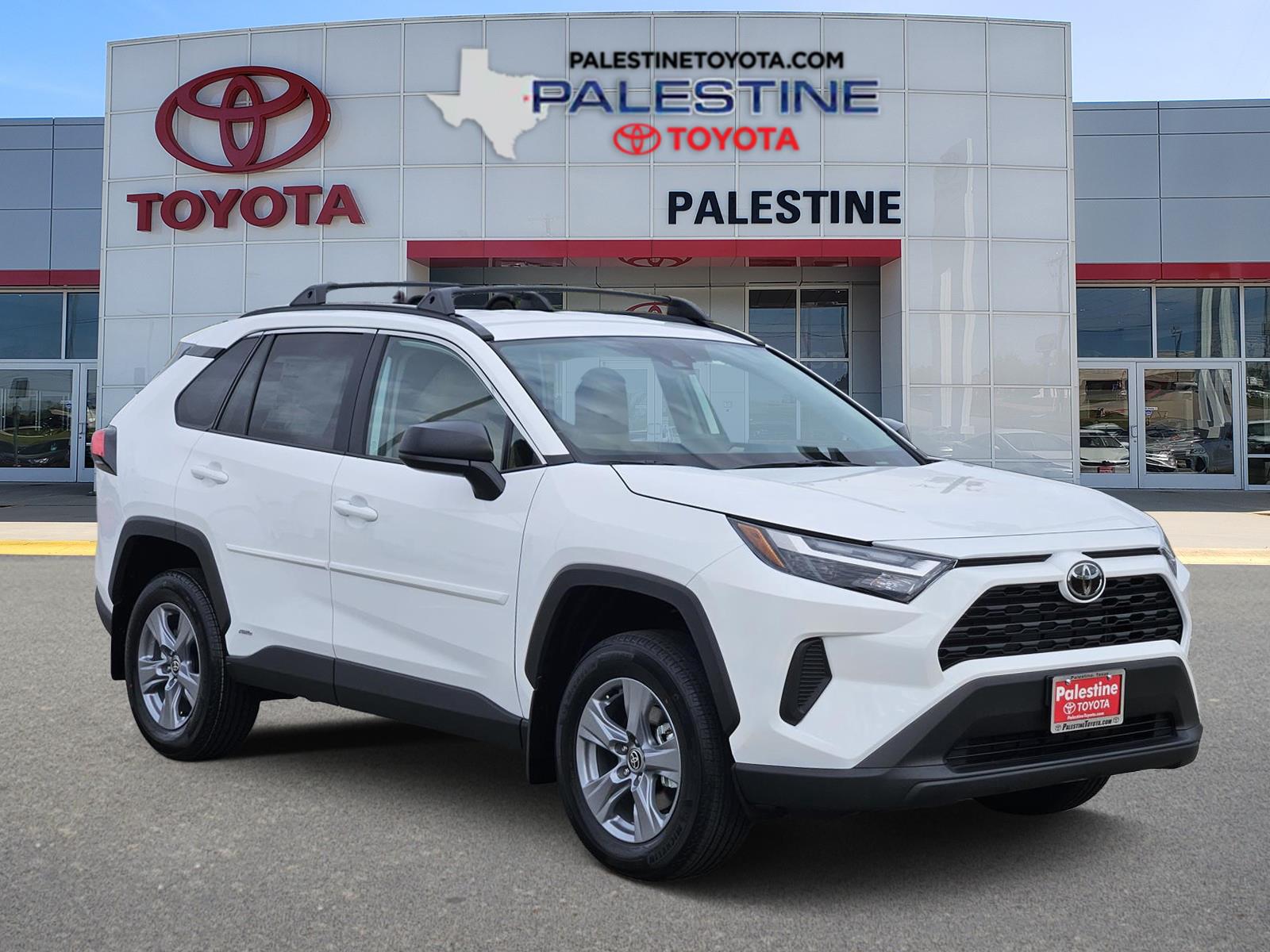 2025 Toyota RAV4 LE's photo