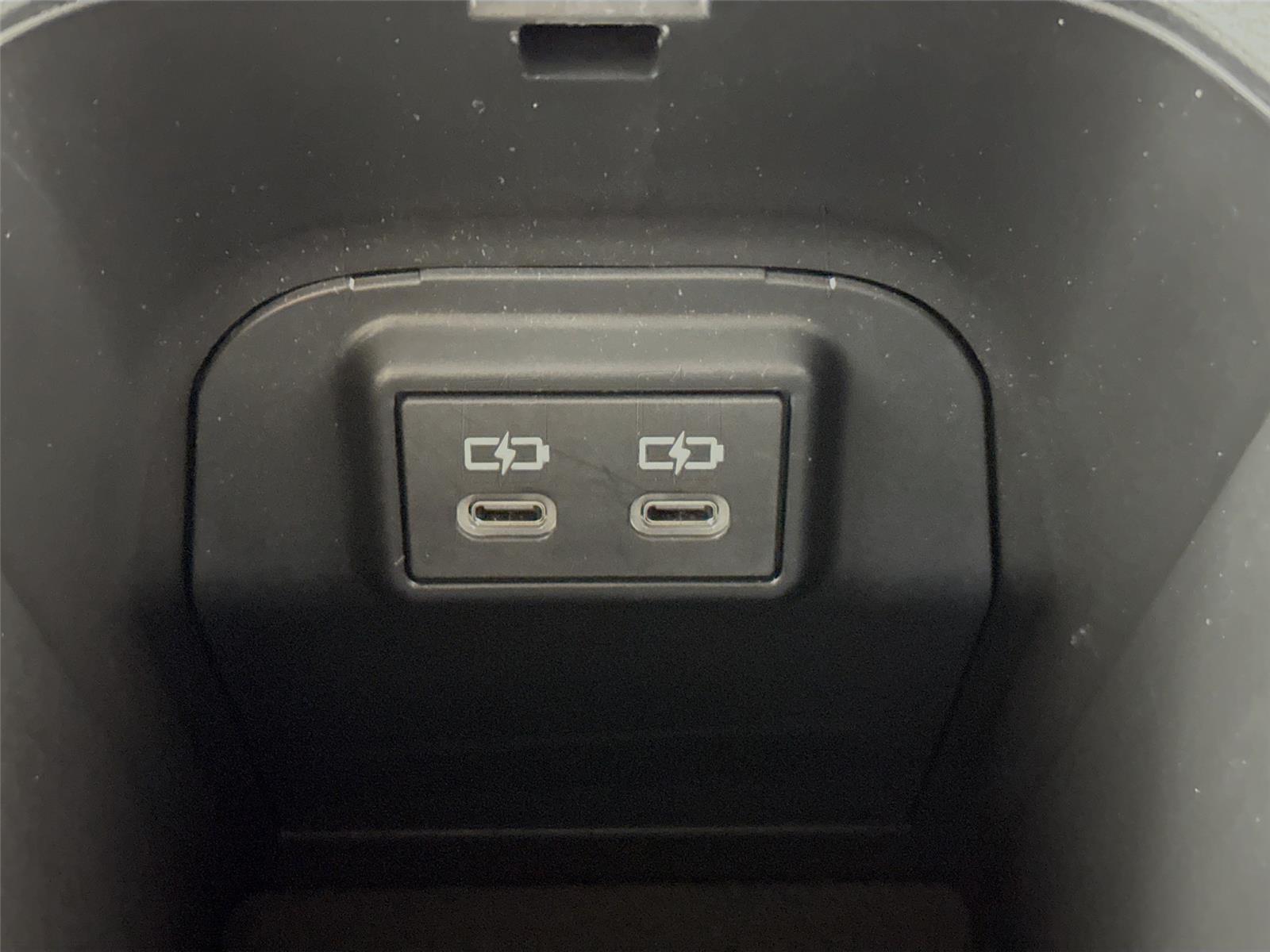 2024 Toyota RAV4 Hybrid XLE photo 31