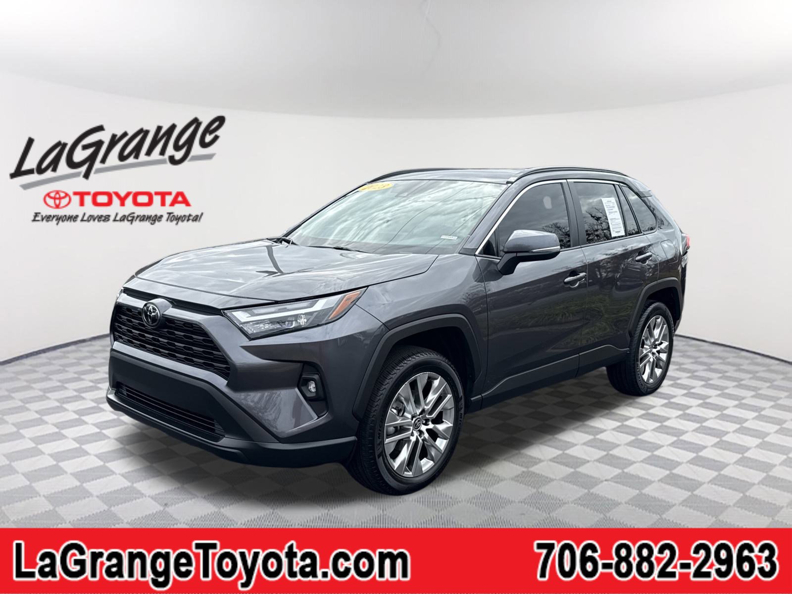 2023 Toyota RAV4 XLE Premium's photo