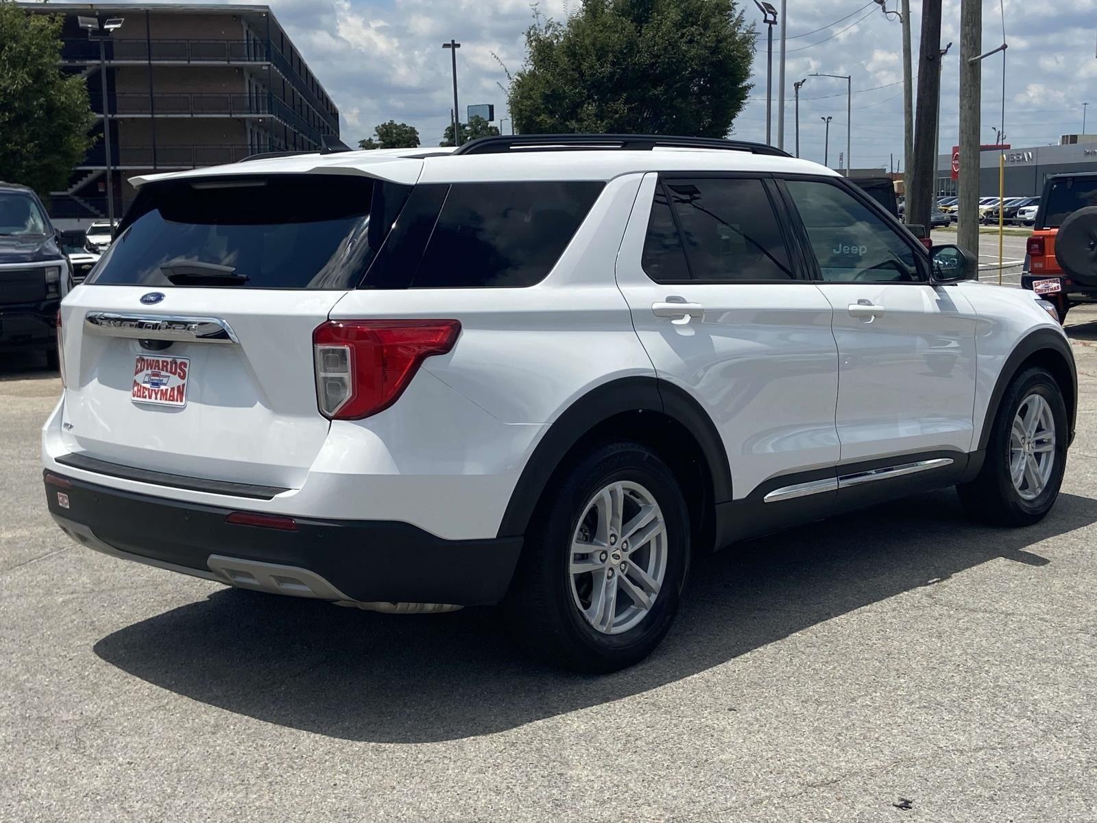 2024 Ford Explorer XLT photo 3