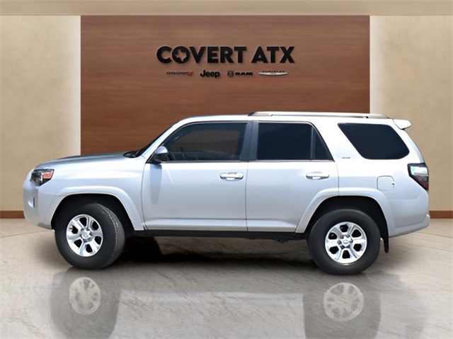 2021 Toyota 4Runner SR5 photo 2