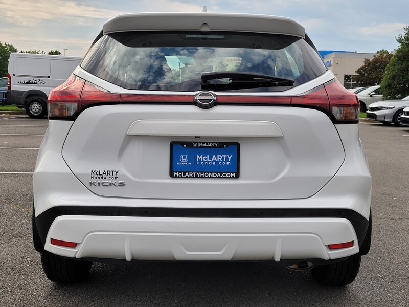 2022 Nissan Kicks S photo 5