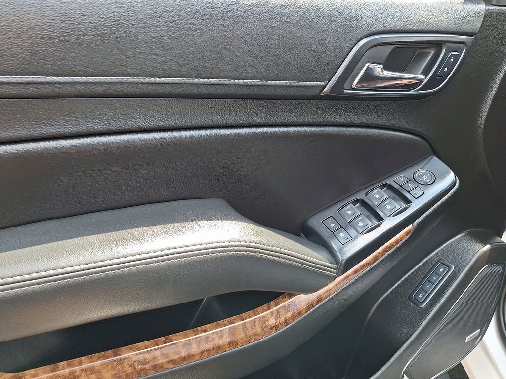 2019 Chevrolet Suburban Premier photo 11